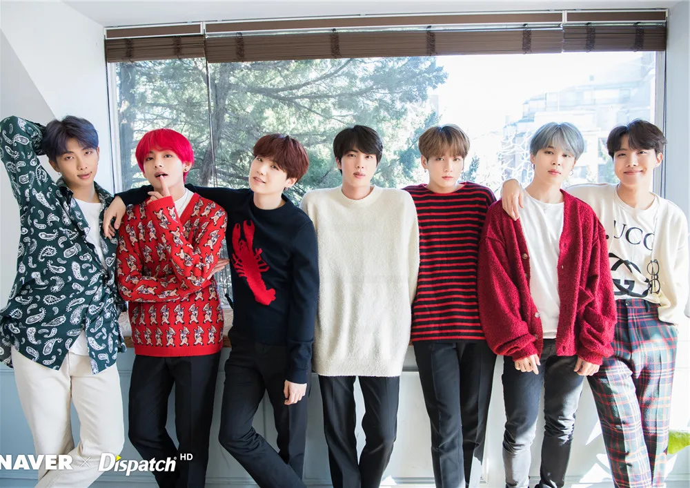 Kpop плакаты наклейки на стену koren популярная группа глянцевая бумага принты украшение дома яркий цвет - Цвет: Золотой