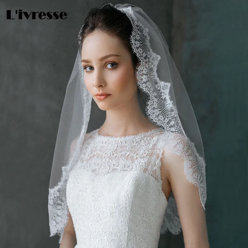 Новинка 2017 Элегантная короткая свадебная вуаль кружевная кромка один слой белая