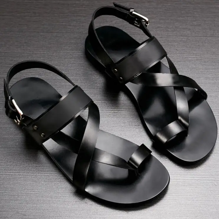 

New clip toe fashion leather sandals authentic summer cut out men's leather Roman sandals men's buckle strap shoes British men