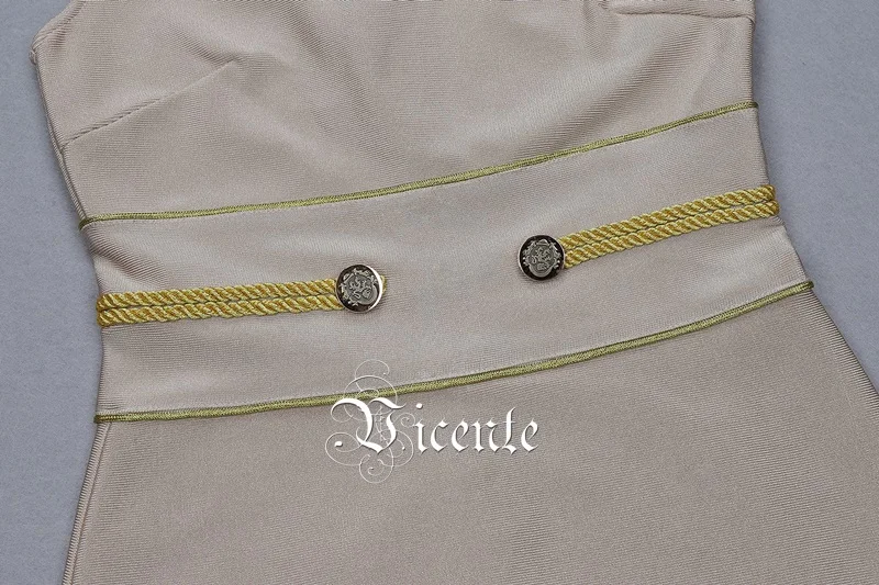 Женское платье с пуговицами на талии бежевое без рукавов со стоячим воротником