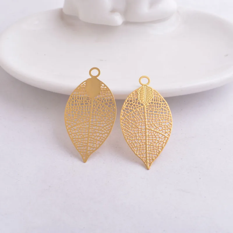 Gold 50 шт. AA2209 20 мм* 38 мм раскрашенный чехол Форма Подвески - Окраска металла: Gold