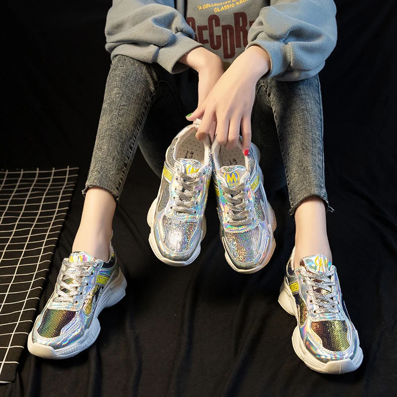 Женские кроссовки на платформе Bjig легкие из искусственной кожи шнурках