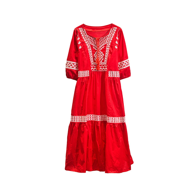 Женское длинное платье с вышивкой осеннее макси из хлопка и льна карманами