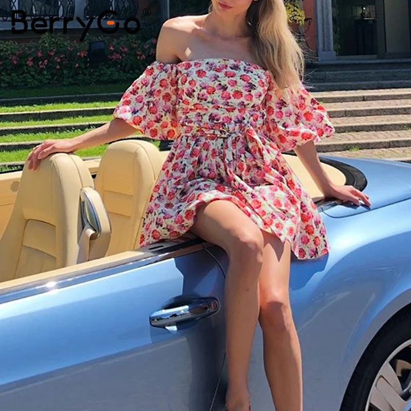 BerryGo женское мини платье с цветочным принтом открытыми плечами и поясом летние