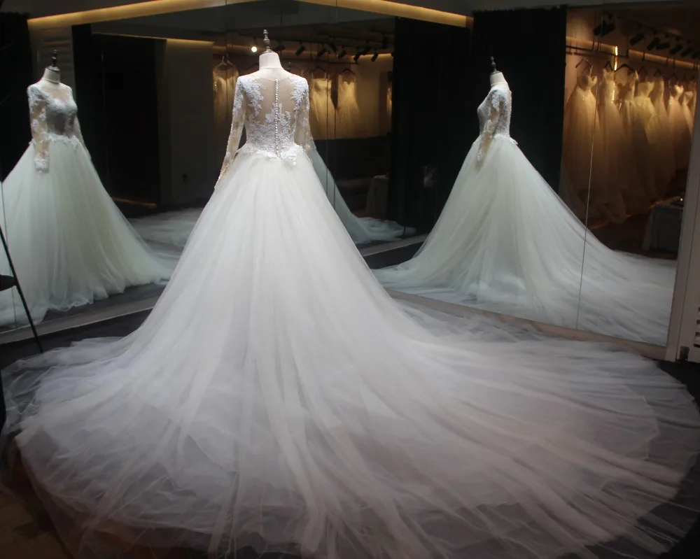 Amazing New Spring 2018 Wedding Dresses Boat Neck Long Sleeves A-Line Chapel Train Appliques Lace Tulle Wedding Gowns Vestidos