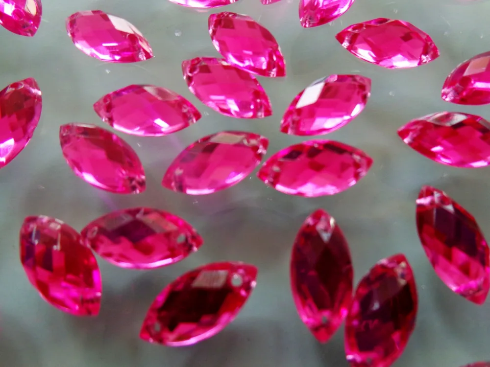 Оптовая продажа розово-красный акриловый хрустальный горный хрусталь в форме