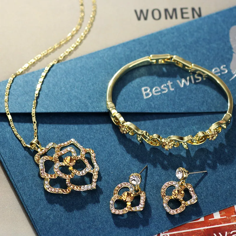 Комплект ювелирных изделий Neoglory стразы ожерелье серьги и браслет золотого цвета