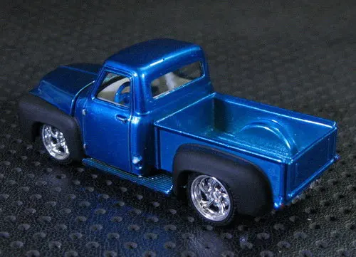 Yatming 1: 64 1953 Ford Pickup бутик сплав автомобиль игрушки для детей Детские игрушки Модель оригинальная коробка упаковка