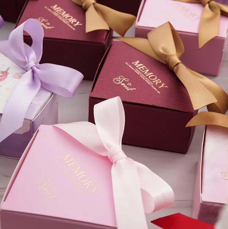 Бесплатная доставка 100 шт. Свадебная коробка для сувениров в форме сердца