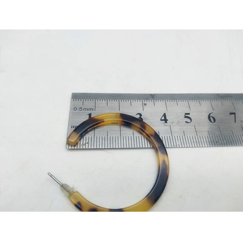 Aretes серьги и зима новые акриловые серьги популярные в Европе и Америке игривые милые леопардовые цвета красивые девушки с-образные Y927