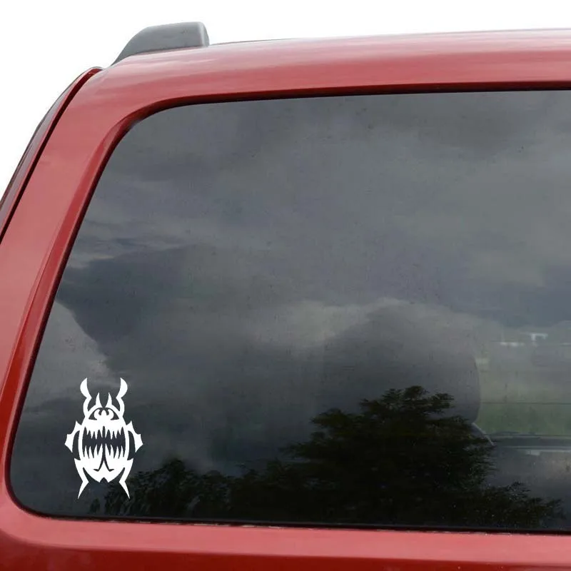 

YJZT 10.5CM*16CM Dazzling Bug Artistic Vinyl Decal Original Car Sticker Black/Silver C19-0720