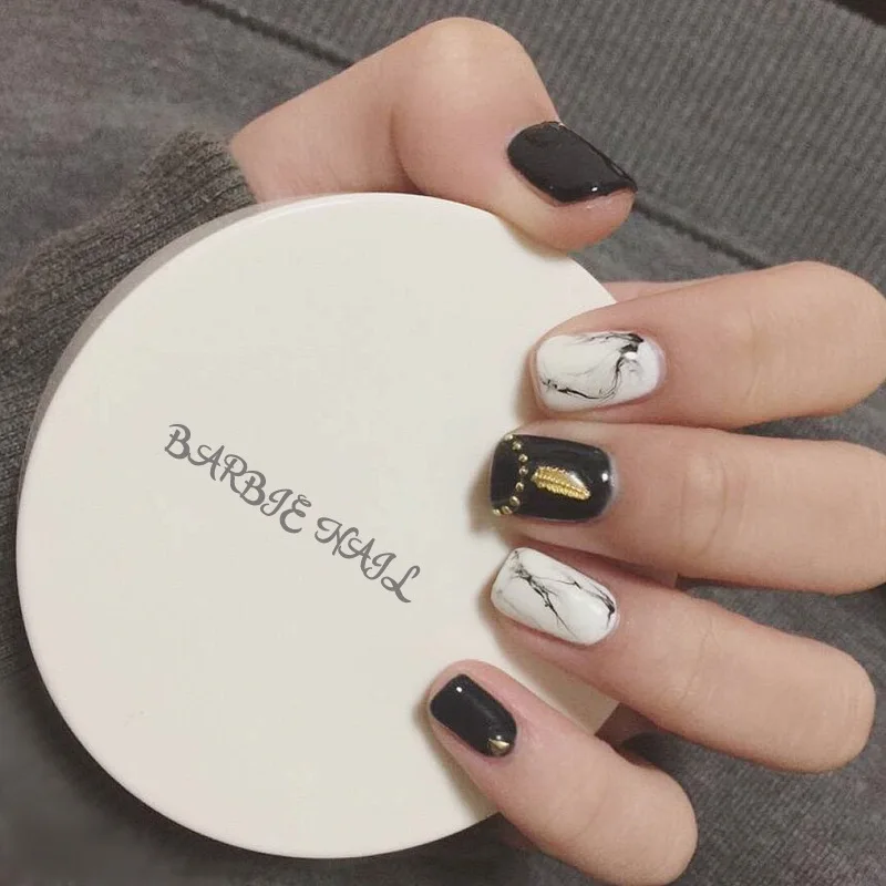 

3set Black-and-white halo-dyed golden feather short-style glue nail patch