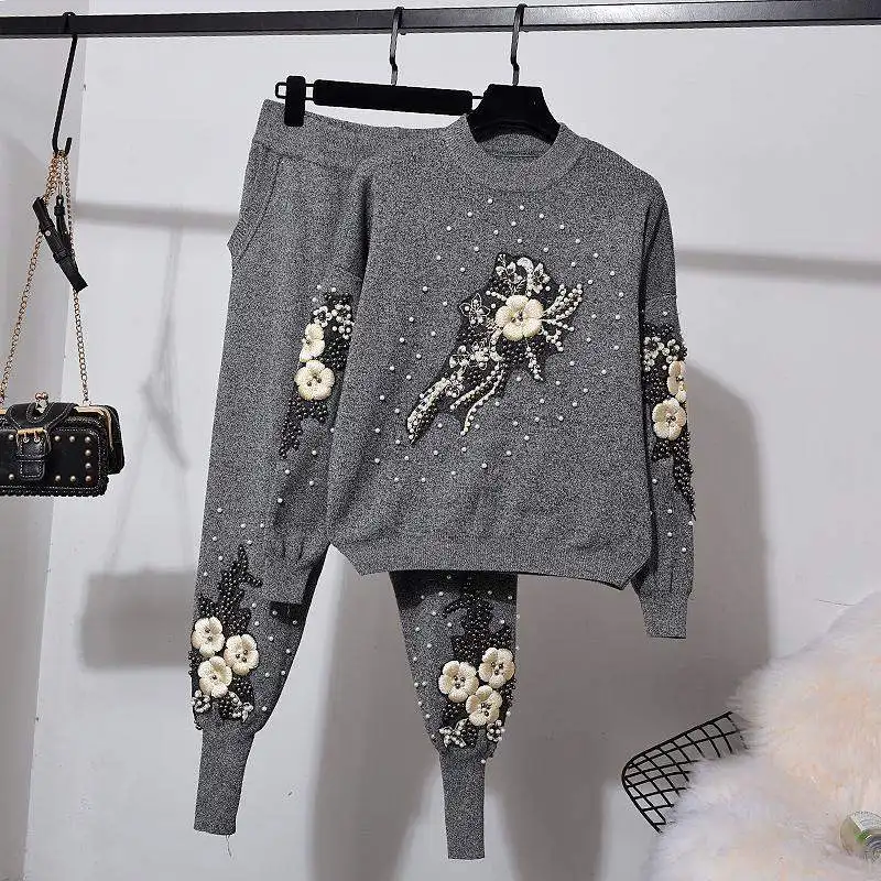 Great quality beading knit suits female heavy industry beading flowers embroidery sweater + pants two pieces sets wq1731