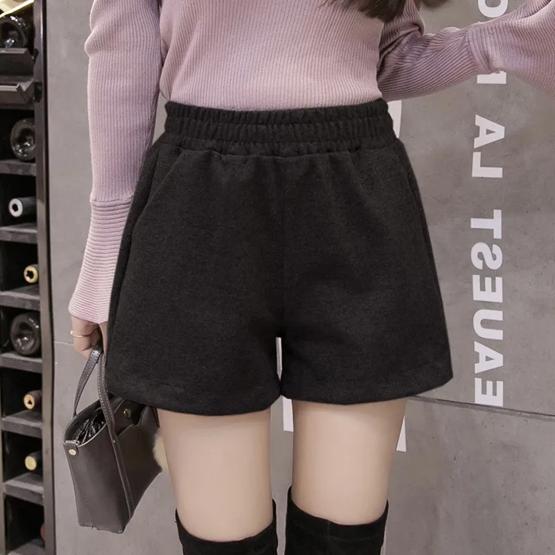 Женские шорты с эластичной талией Классические повседневные свободные черные