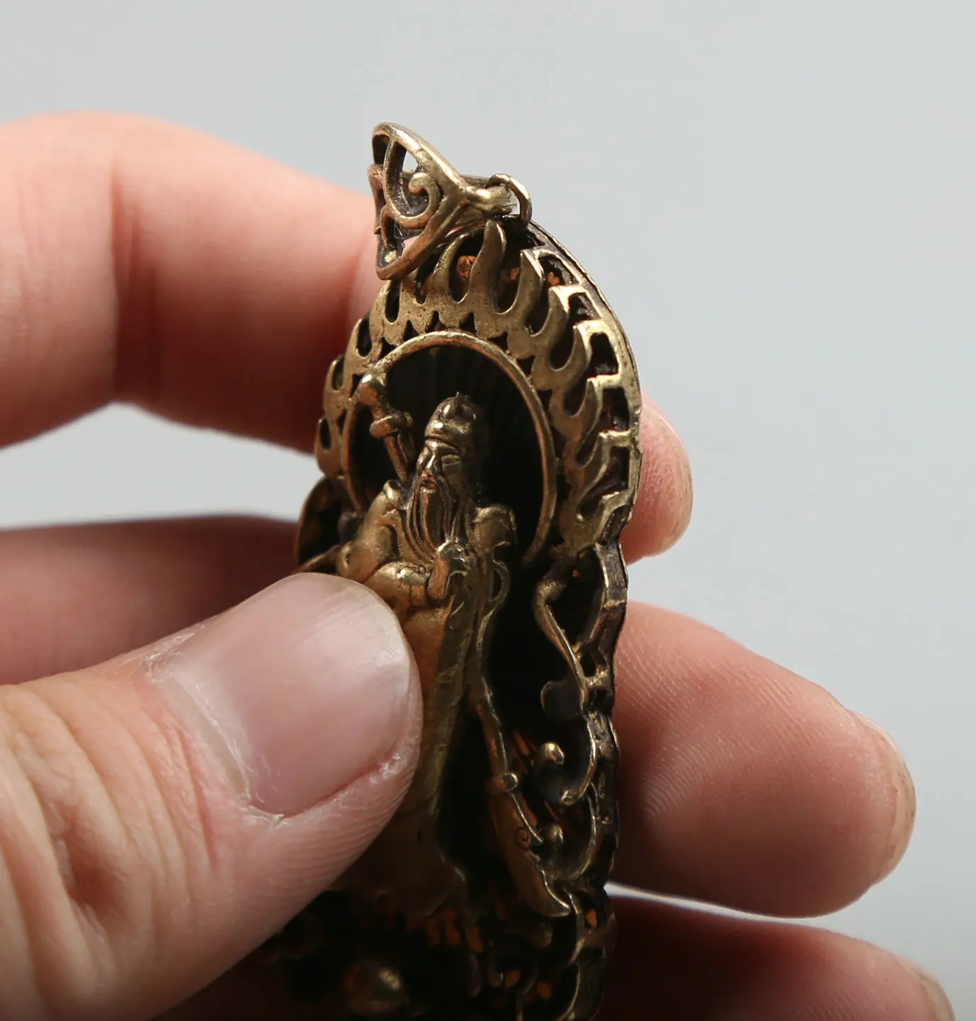 

59MM/2.3" Collect Curio Rare China Fengshui Bronze Exquisite Hold Broadsword Guan Gong Yu Warrior God Pendant Statue Statuary13g