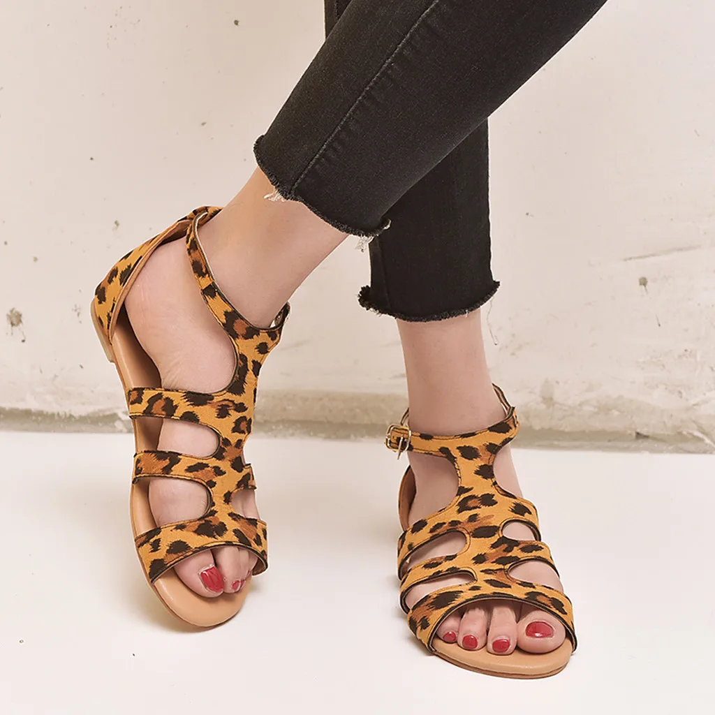 Женские однотонные замшевые сандалии на плоской подошве с открытым носком и