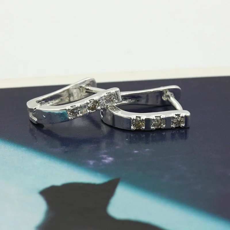 Женские серьги-гвоздики из серебра с фианитом | Украшения и аксессуары