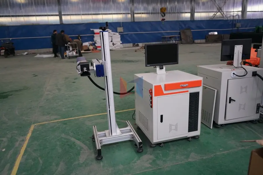 Летающая маркировочная машина на трубах 30 Ватт 50 100 ватт cnc оптический маркер в