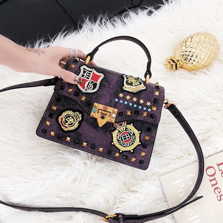 Purple Новая мода Роскошные женские сумки-мессенджеры кошелек с бриллиантами вечерние сумки заклепки замок из искусственной кожи Кроссбоди клатч сумка со значком - Цвет: Purple