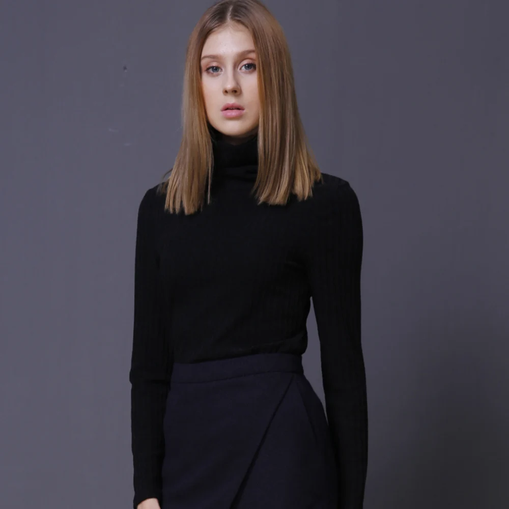 Черная водолазка трикотажное эластичное с длинным рукавом женский свитер