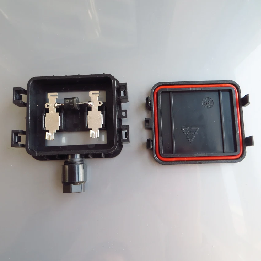 30 Вт 70 Солнечная распределительная коробка Водонепроницаемая IP67 для солнечной