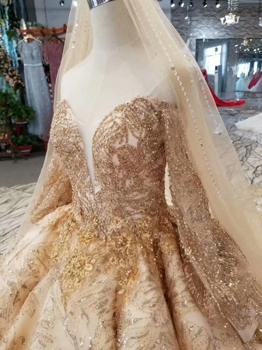 H&S BRIDAL Gold ball gown wedding dress long sleeve appliques wedding dresses with veil vestido de novia
