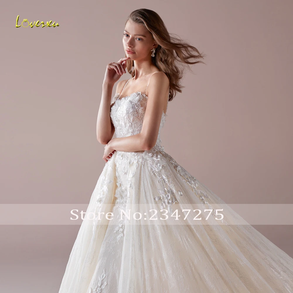 

Loverxu Sexy Backless Strapless Lace A Line Wedding Dresses 2020 Luxury Appliques Beaded Court Train Vintage Bridal Gowns
