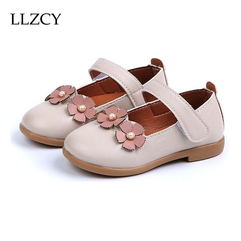 Обувь для маленьких девочек украшенная цветами на плоской подошве танцев
