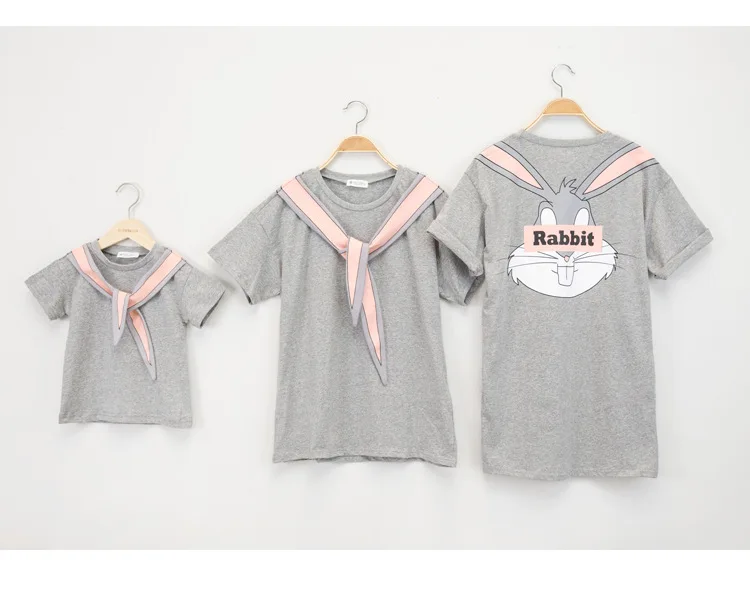 Летняя Одинаковая одежда для семьи белая и серая футболка с рисунком кролика