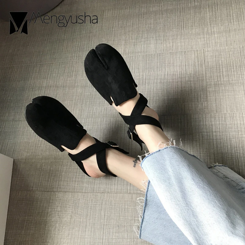 Сандалии на плоской подошве Новинка 2019 года летние туфли Ниндзя из флока женская