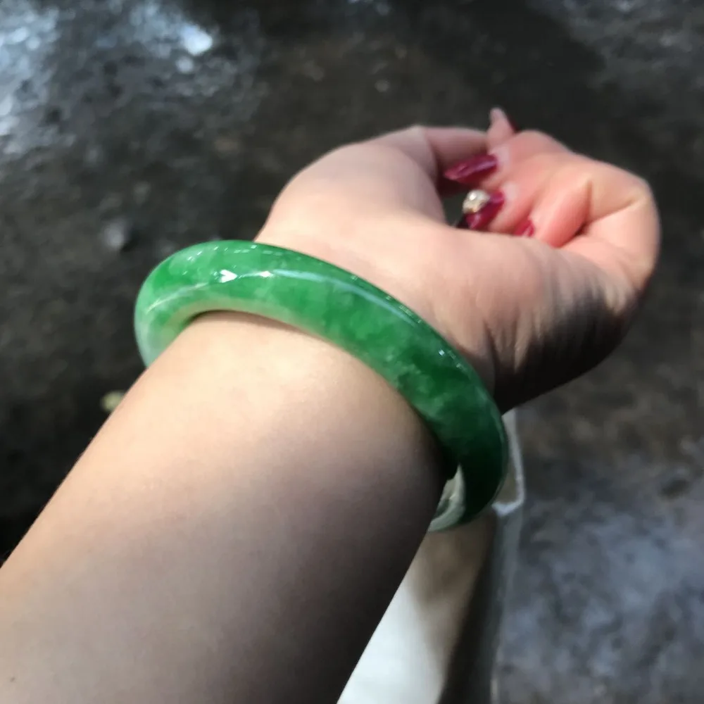 

Zheru Jewelry Natural Jadeite Bracelet Elegant Natural Bicolor 54-62mm Chaise Bracelet A Class A National Certificate