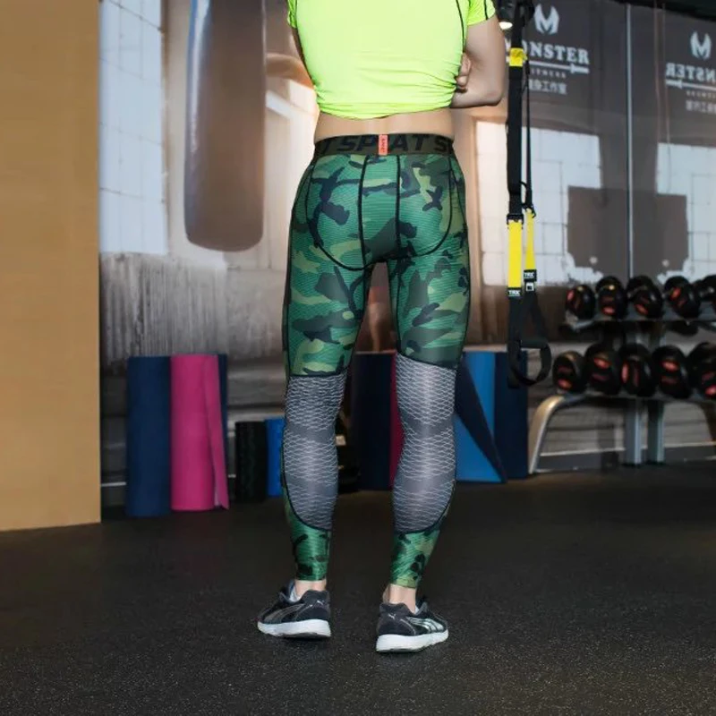 Камуфляжные обтягивающие мужские спортивные брюки облегающие для бега