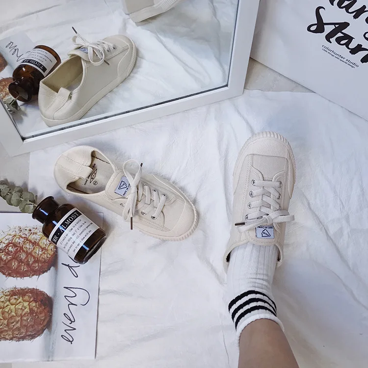 QWEDF/Женская Вулканизированная обувь; классическая парусиновая обувь; женские повседневные белые кроссовки; однотонные женские туфли на шнуровке с круглым носком; D1-57 в стиле ретро