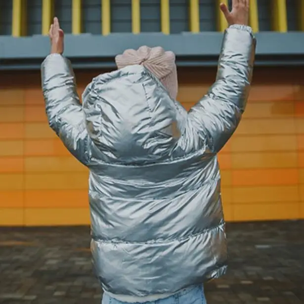 Детская зимняя куртка для маленьких девочек серебряного цвета золотого черного