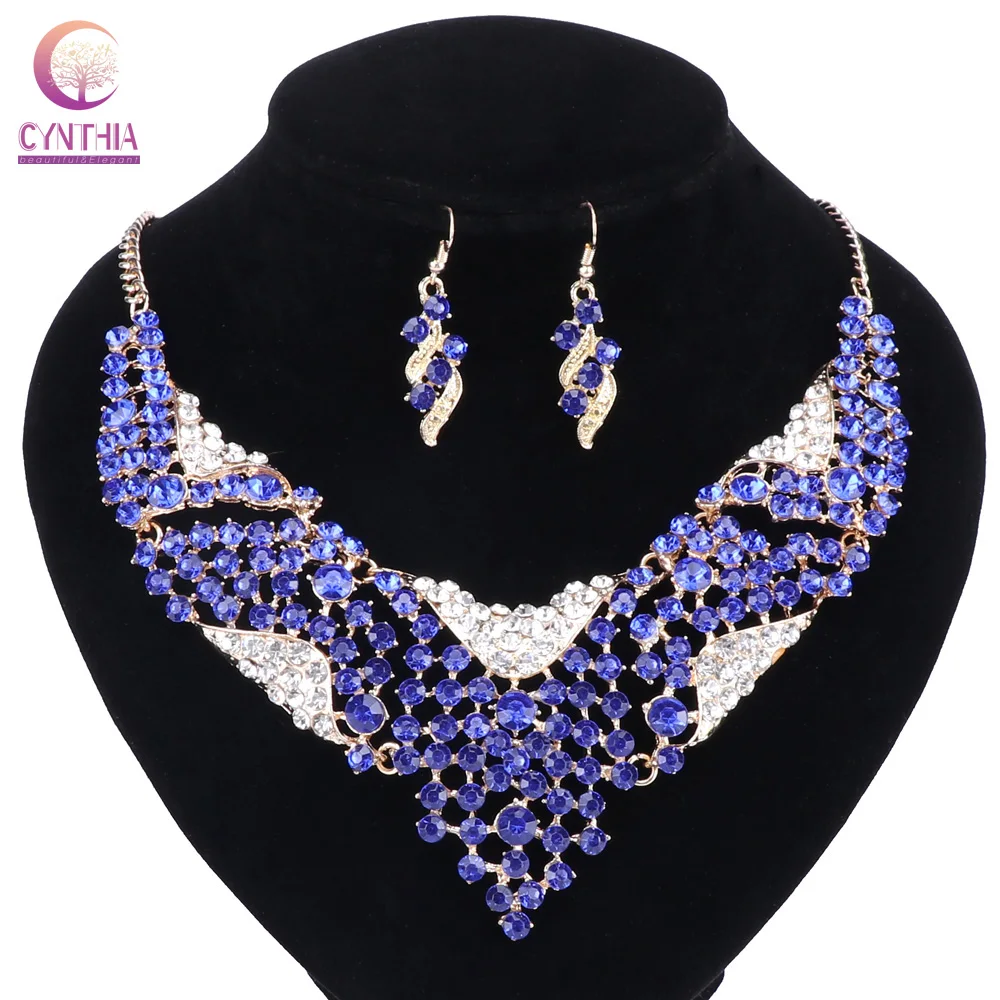 Комплект ювелирных изделий с африканскими бусинами и голубыми кристаллами