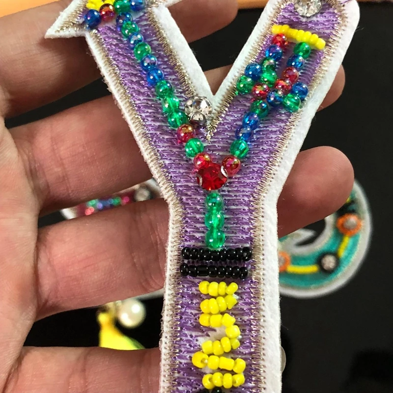 Аппликации с буквами YES стразы аппликации бисером кисточки аппликация одежда