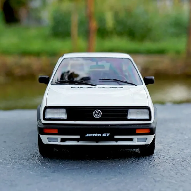 Классический Volkswagen Jetta оригинальная передовая коллекция model1: 18 литая
