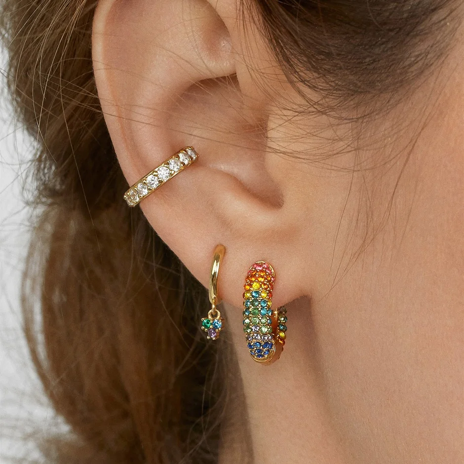 Женские брендовые серьги золотого цвета облегающие Радуга классические простые