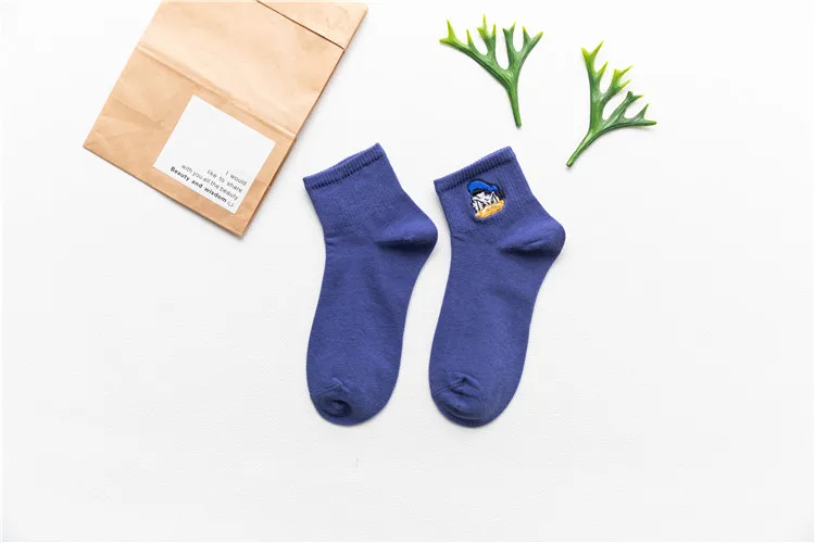 Blue Женские носки ярких цветов Harajuku модные хлопковые носки до щиколотки 1 пара браслет на ногу для девочек с вышивкой аниме - Цвет: Blue