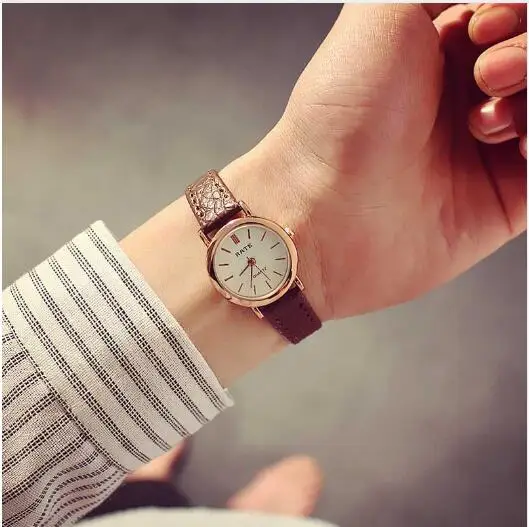 Корейские Модные Простые ретро маленькие круглые женские часы с ремешком