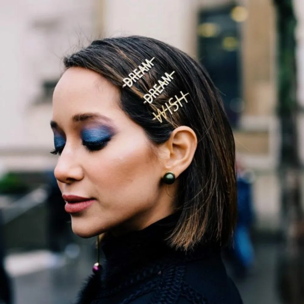 Заколки для волос женские золотистые металлические с буквами 1 шт. заколки-пряжки