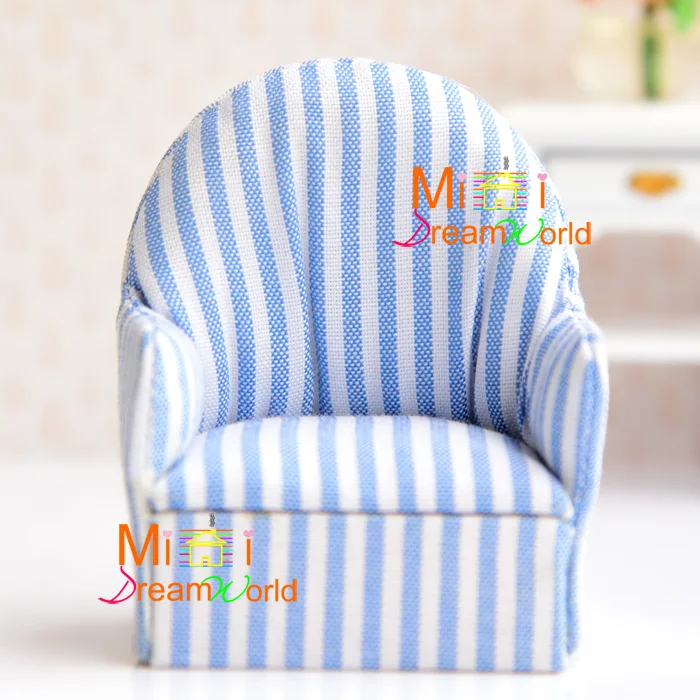 Миниатюрная мебель для гостиной игрушки одного нежно-голубого цвета с белой