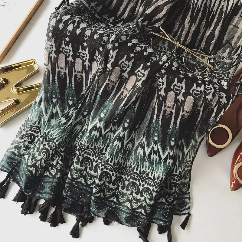 Fashion viscose totem pattern print colorfull tassels modal hijab women scarf/scarves wraps Muslim foulard bandana 10pcs/lot |