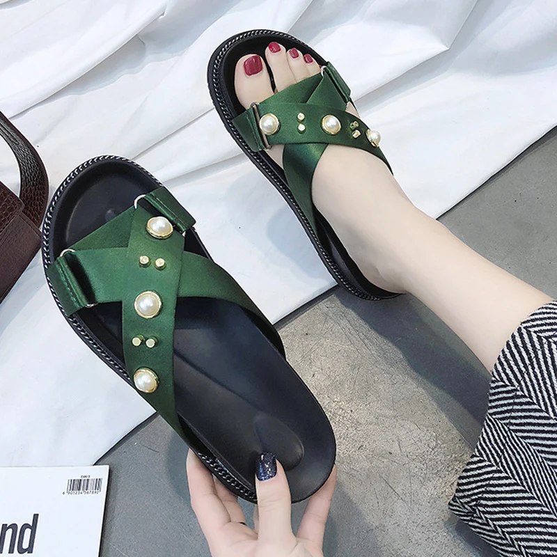 Тапочки с перекрещивающимися ремешками и жемчугом женские летние пляжные