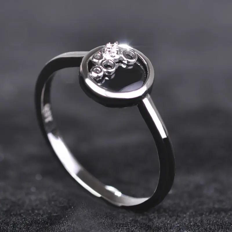 Женский набор из черных керамических колец и серег медных родиевых с фианитами