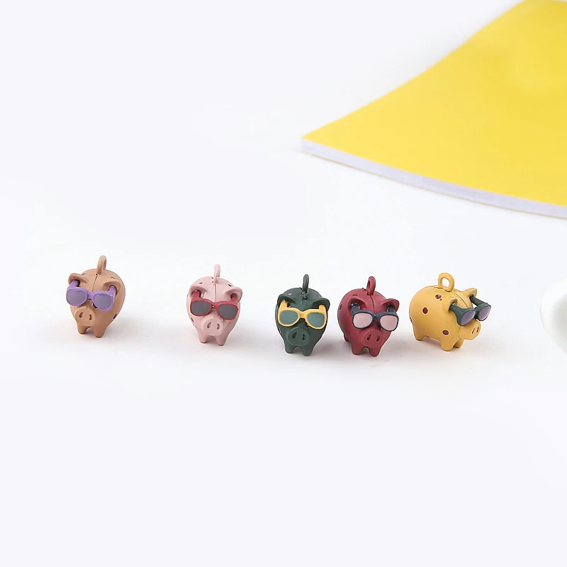 

Free Shipping Kawaii Sunglass Animal Pig Pendant Charms 20pcs/Lot 19MM Enamel Alloy Oil Drop Metal Bracelet Earring Necklace DIY