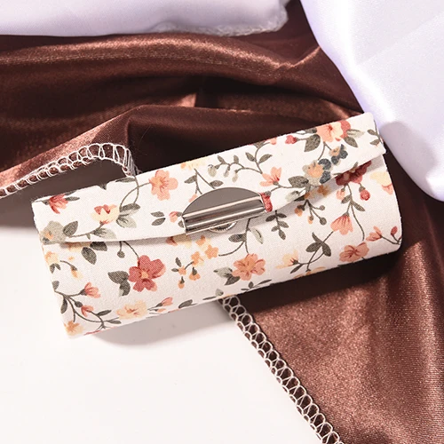 

1PCS Flower Design Retro Embroidered Fashion Cosmetic Bag With Mirror Makeup Bag Lipstick Case Bags Random