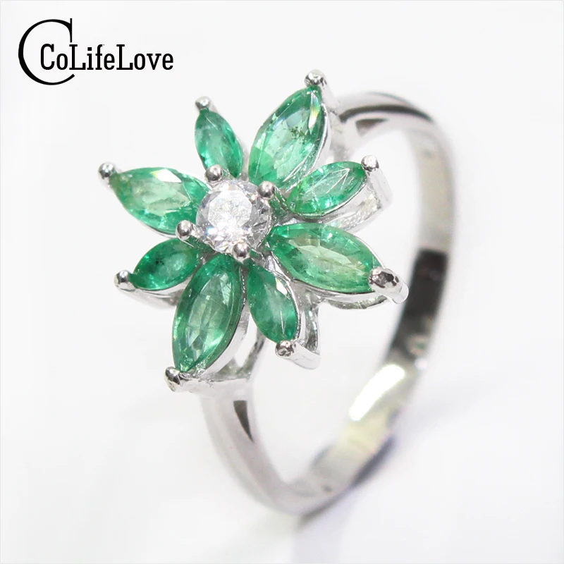 

Кольцо из серебра 925 пробы с изумрудом, 8 шт.