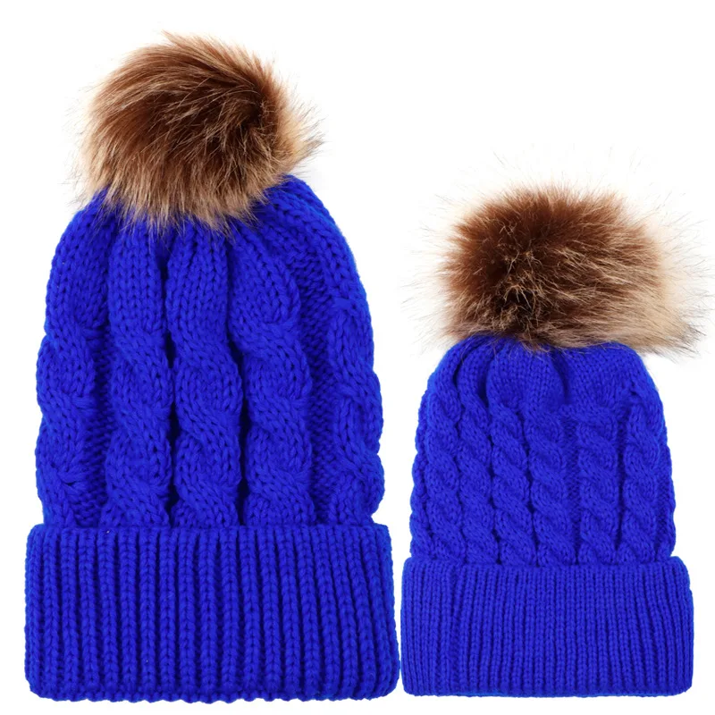

Mom And Baby with Pompon Warm Raccoon Fur Bobble Beanie Kids Cotton Knitted Parent-Child Hat Winter skiing Caps Xmas Gift Z31