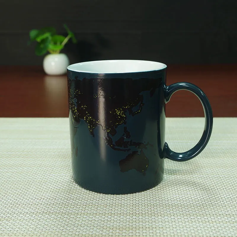 1 шт. кружки с изображением карты мира меняющие цвет кружка для ночи земли